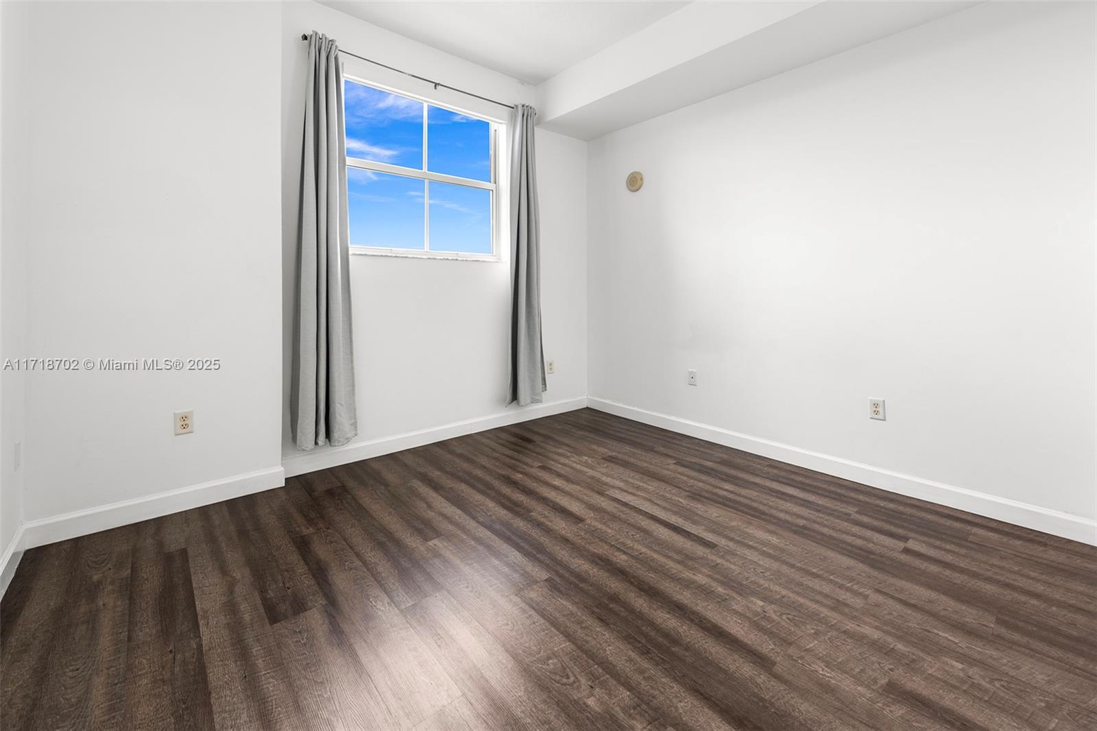 2600 SW 27th Ave Unit: PH04