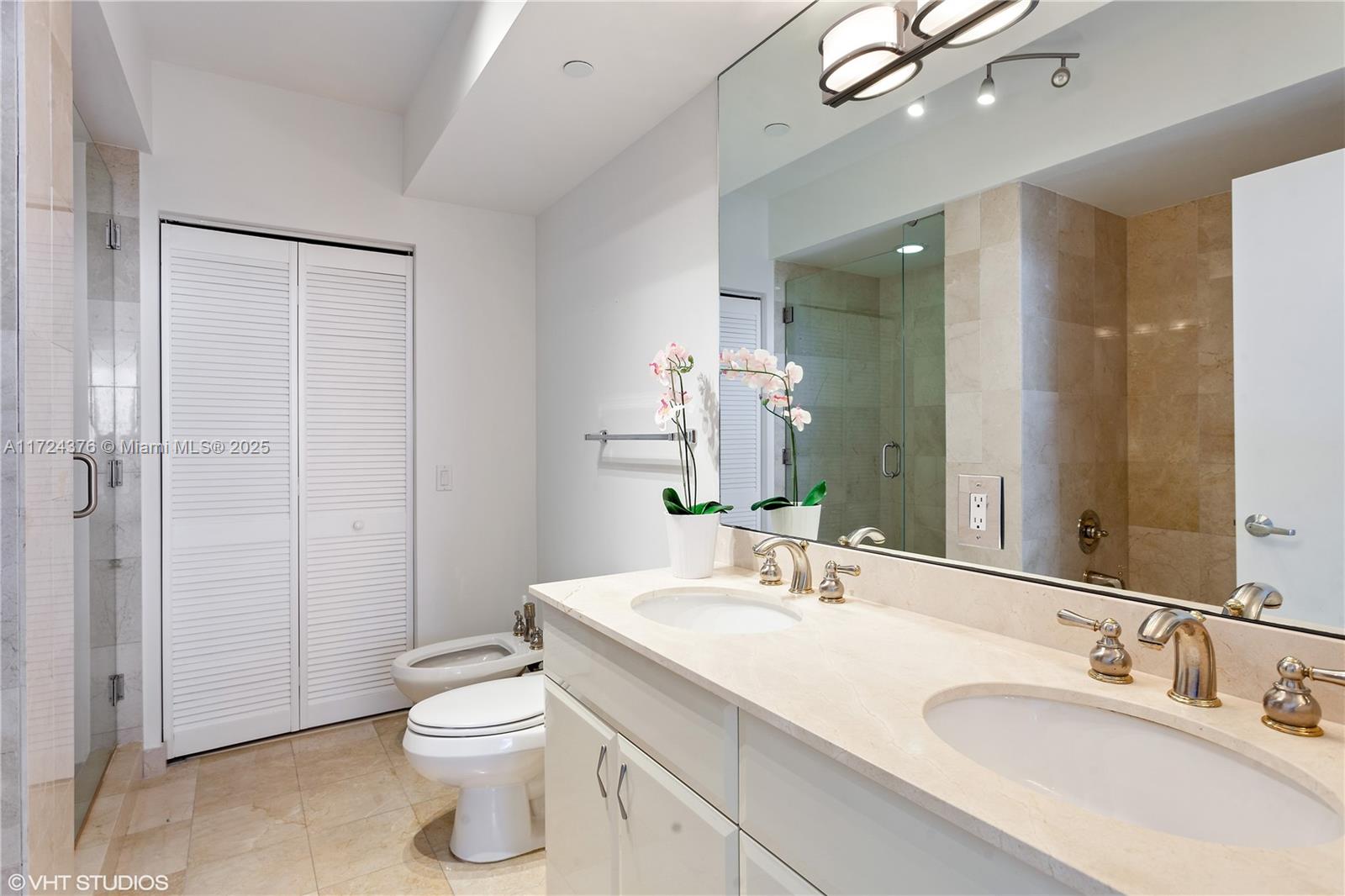 6365 Collins Ave # 2704