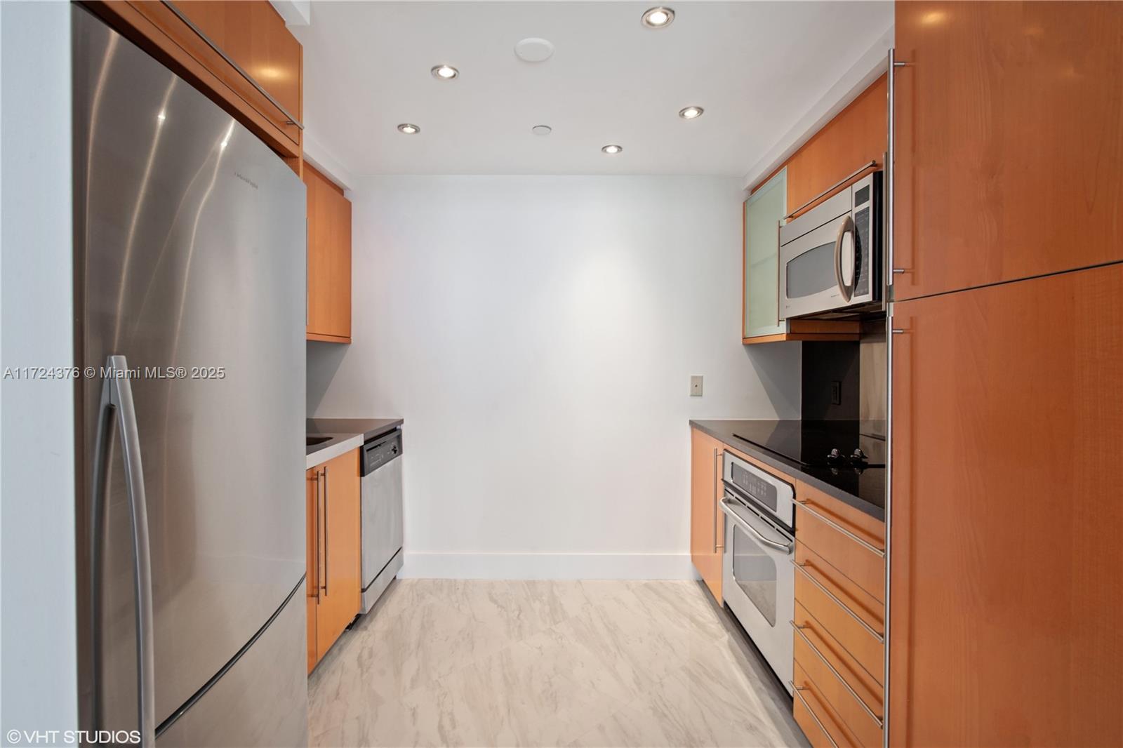 6365 Collins Ave # 2704