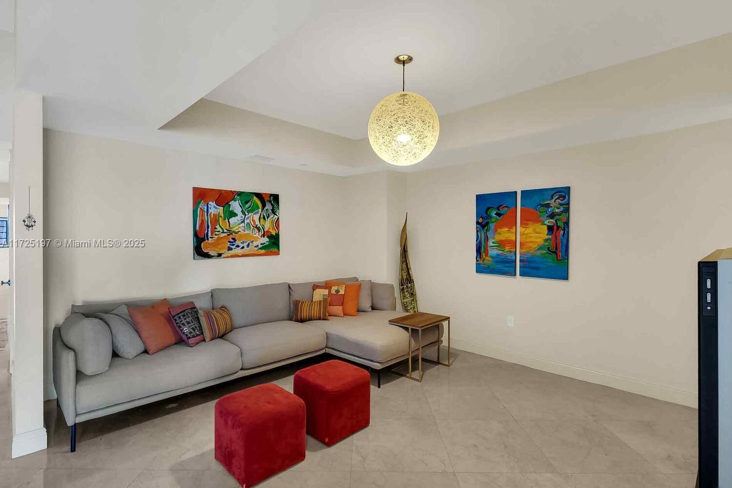 20201 E Country Club Dr Unit: PH2705