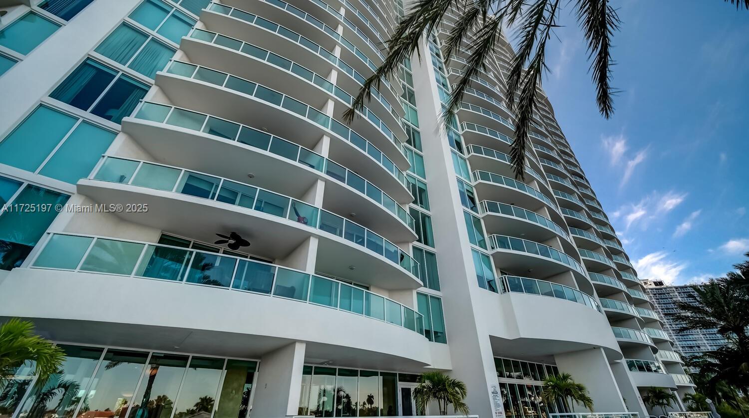 20201 E Country Club Dr Unit: PH2705