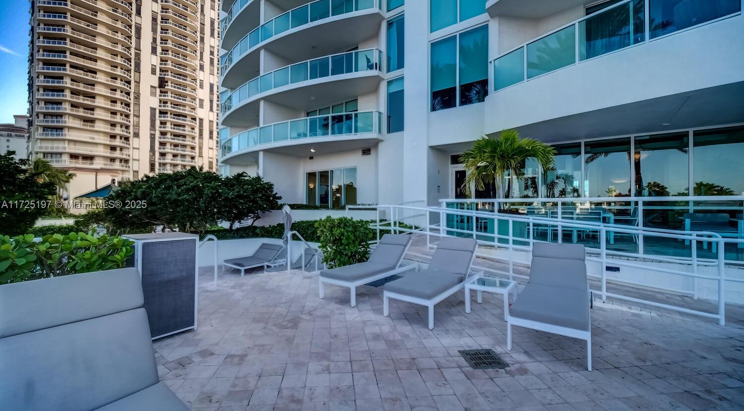 20201 E Country Club Dr Unit: PH2705
