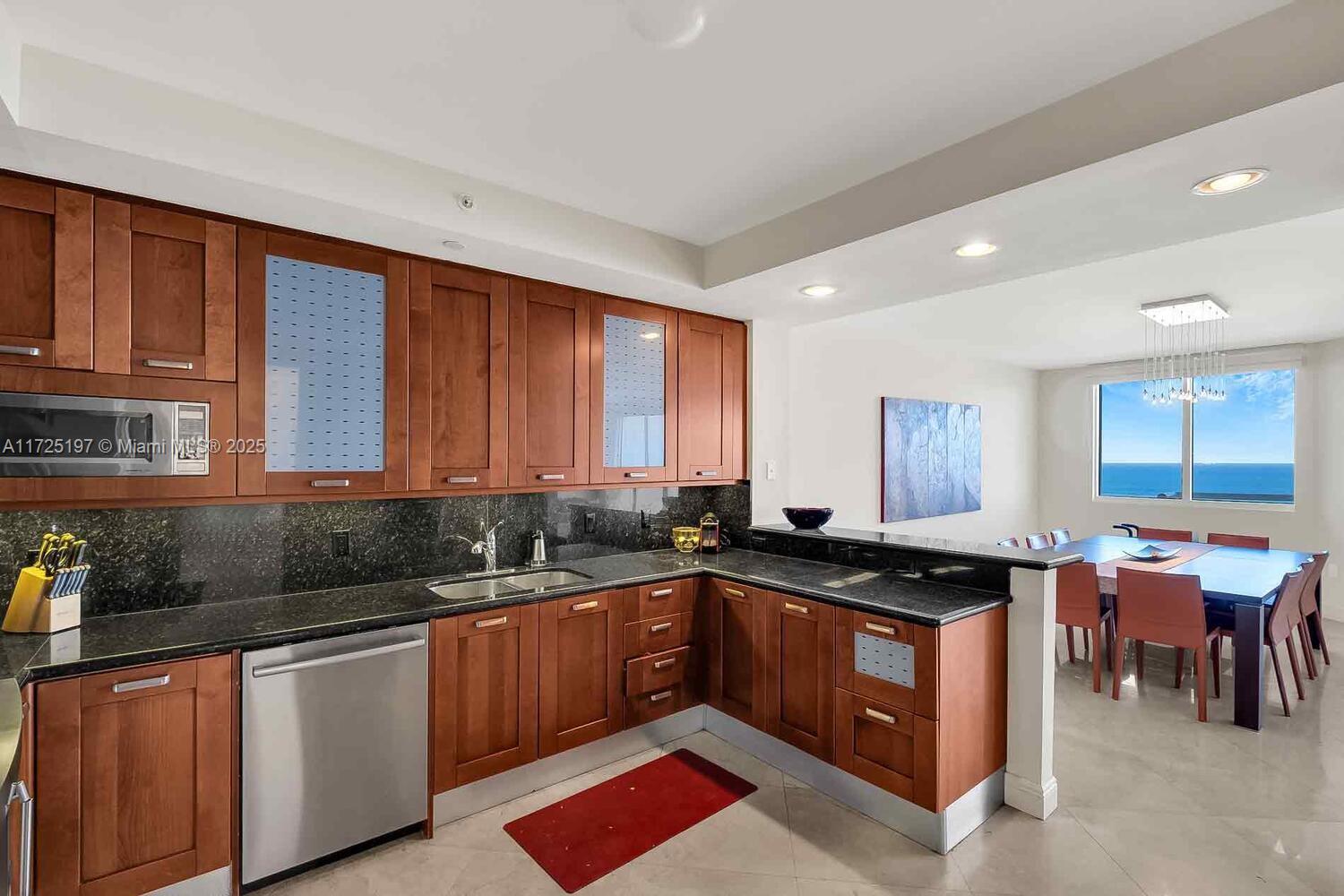 20201 E Country Club Dr Unit: PH2705