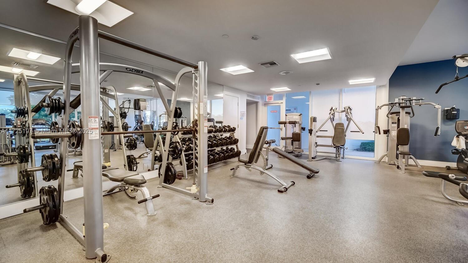 20201 E Country Club Dr Unit: PH2705