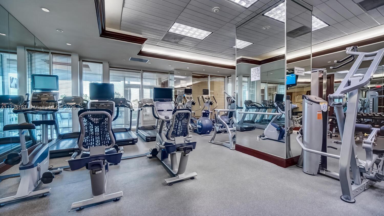 20201 E Country Club Dr Unit: PH2705