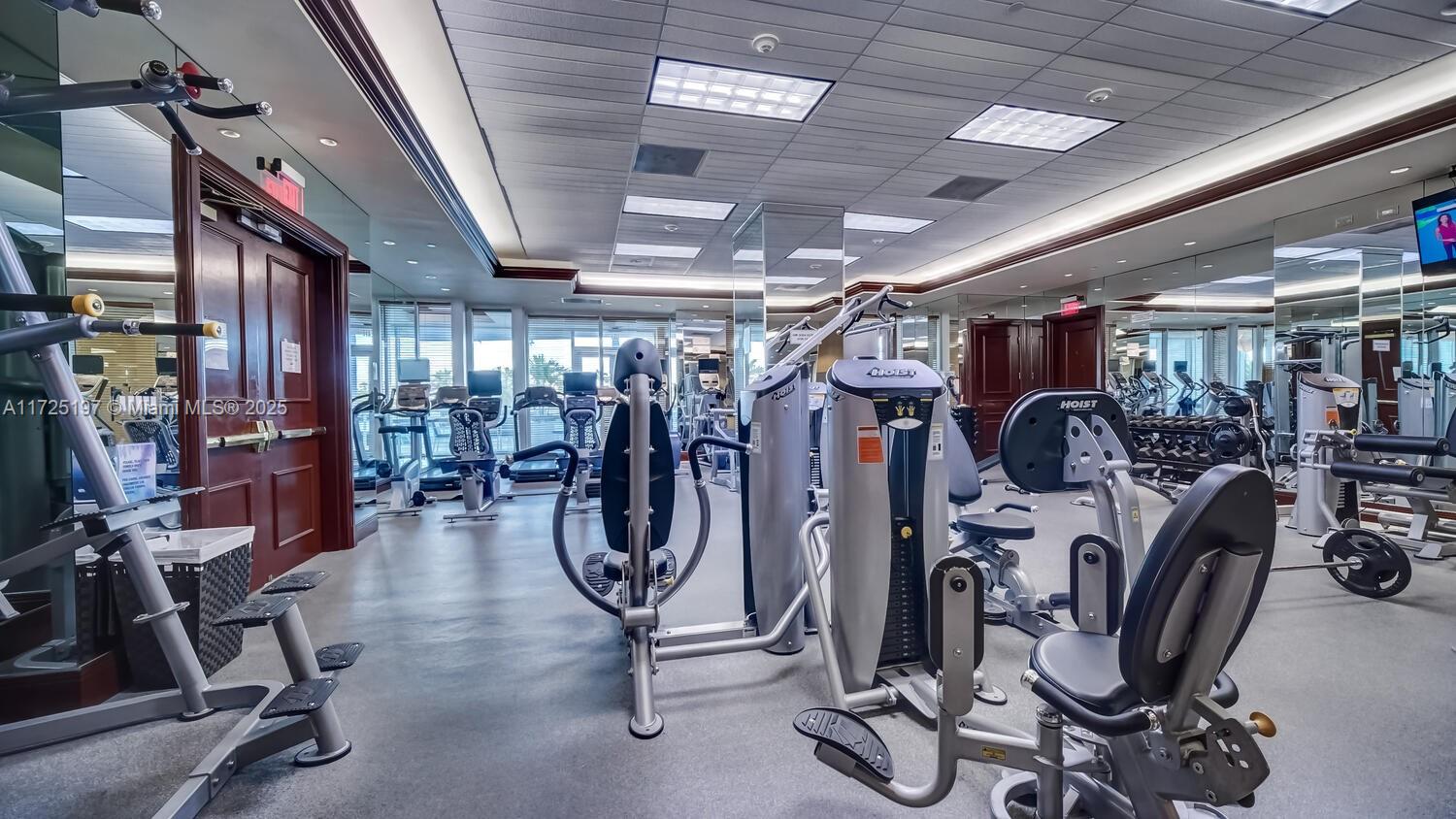 20201 E Country Club Dr Unit: PH2705