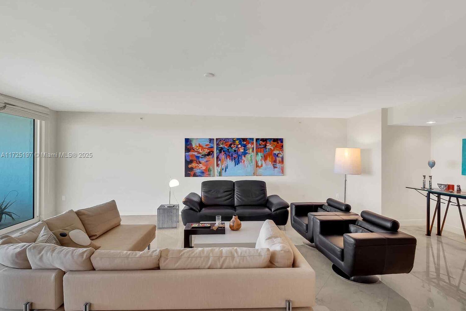 20201 E Country Club Dr Unit: PH2705