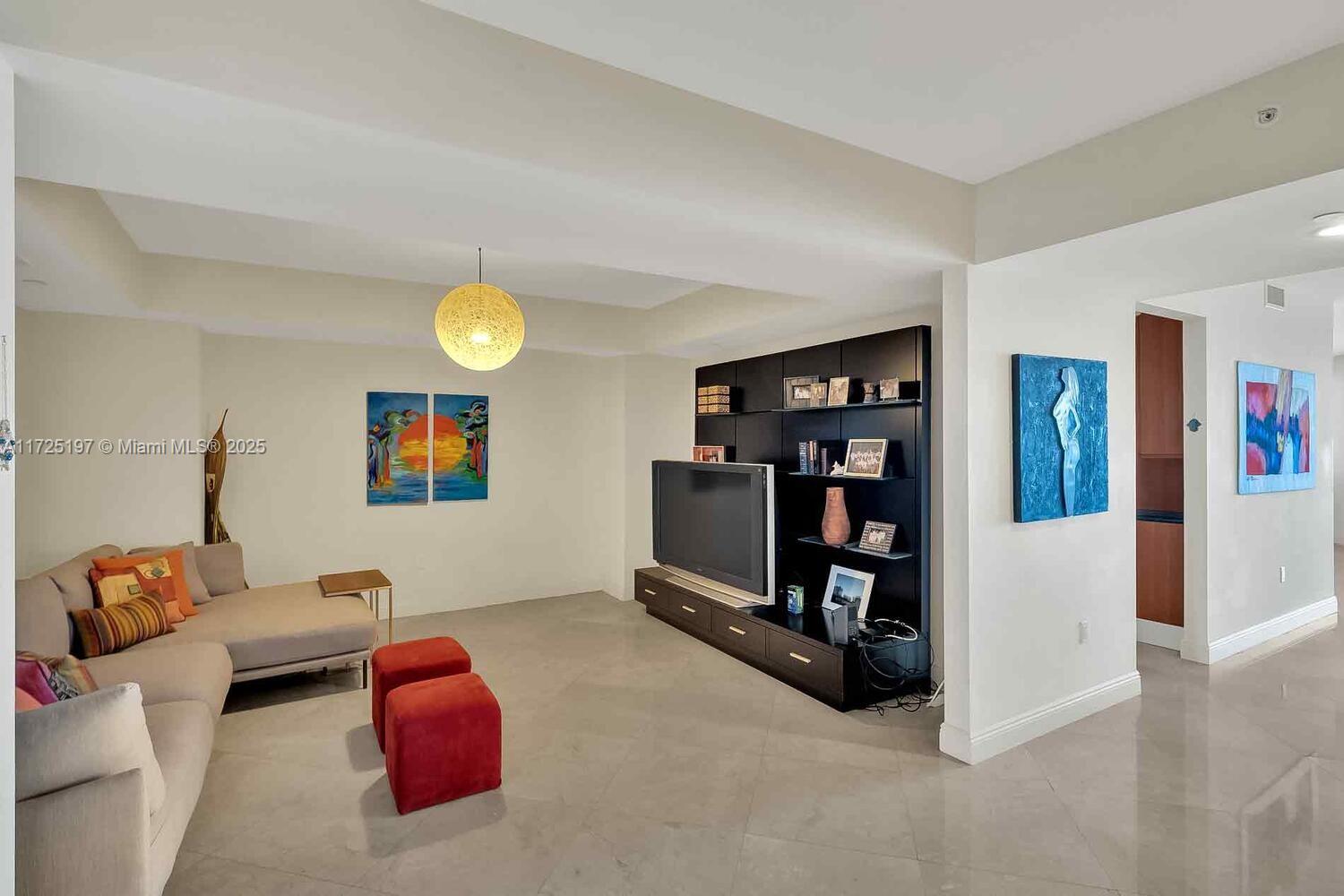 20201 E Country Club Dr Unit: PH2705