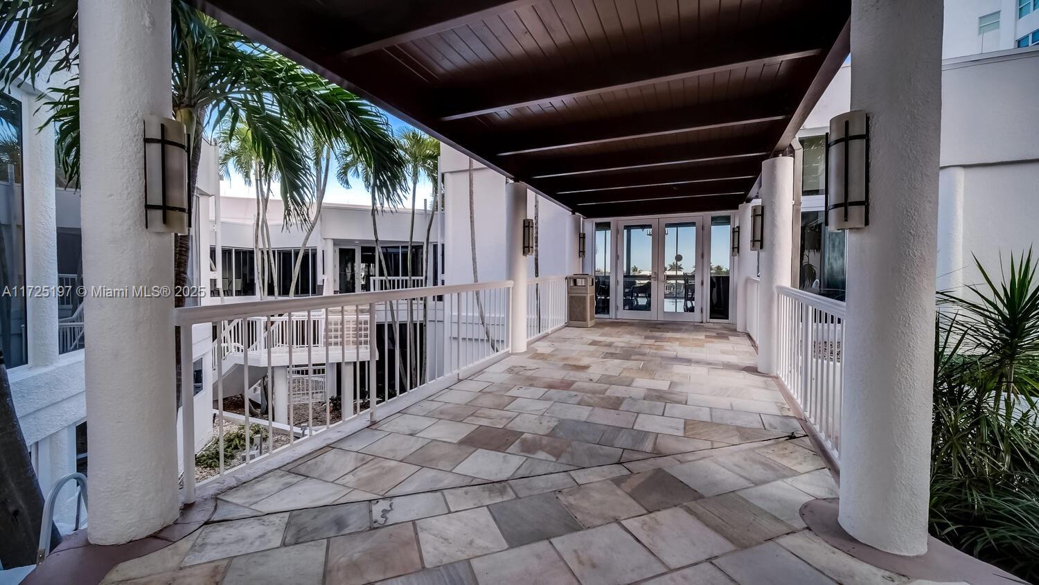 20201 E Country Club Dr Unit: PH2705