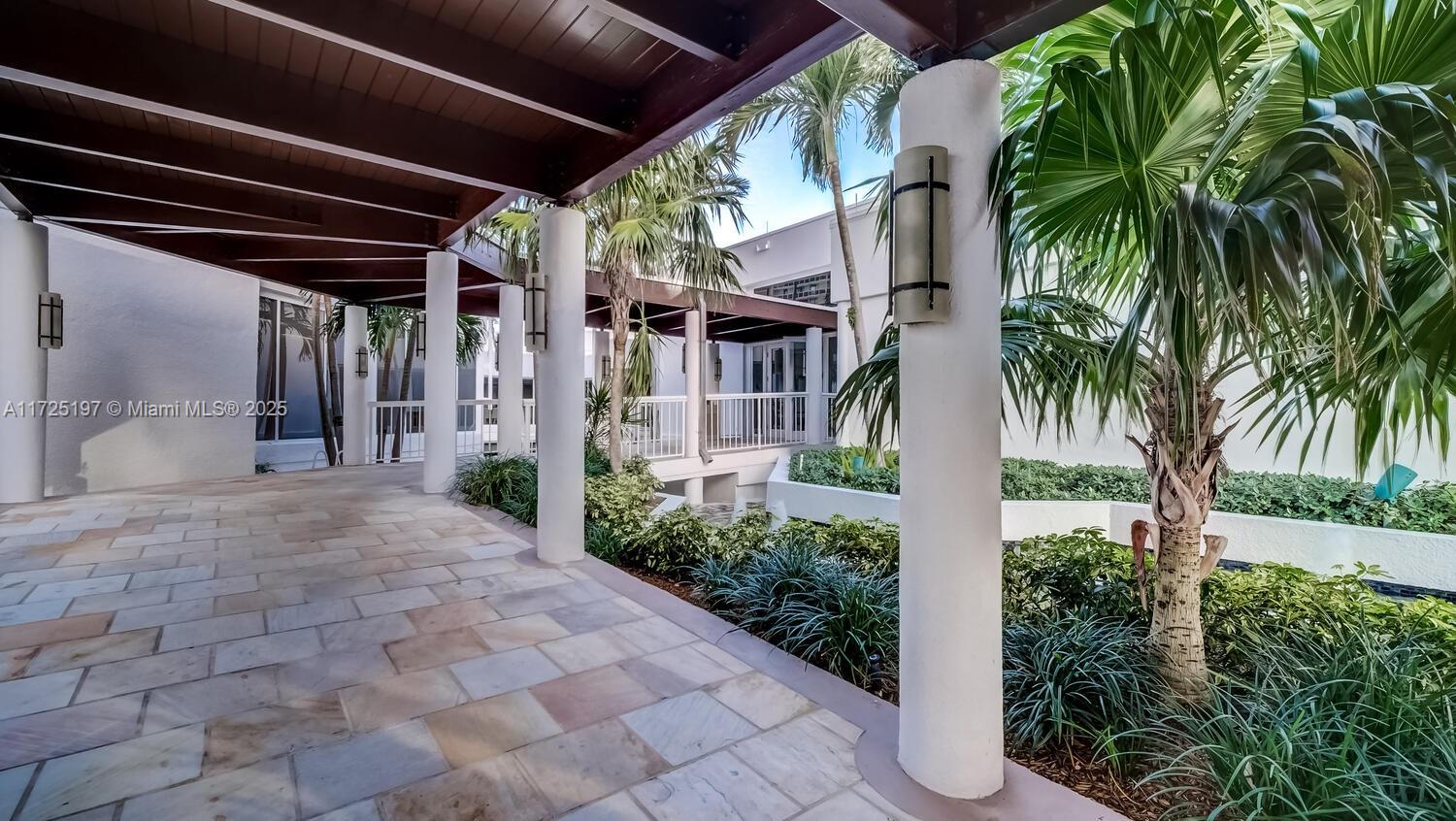 20201 E Country Club Dr Unit: PH2705