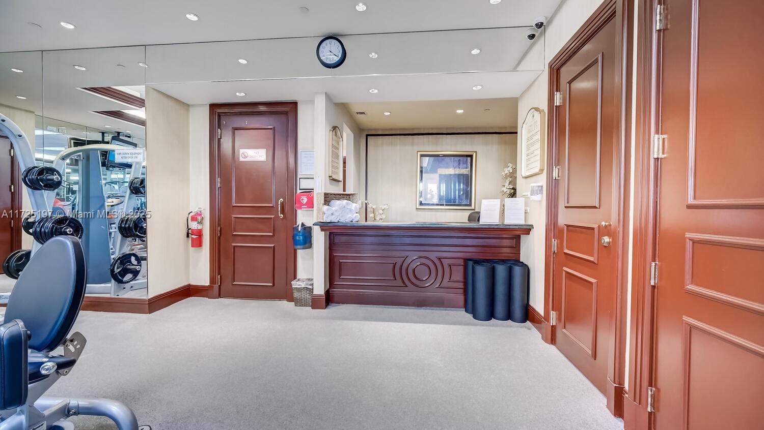 20201 E Country Club Dr Unit: PH2705