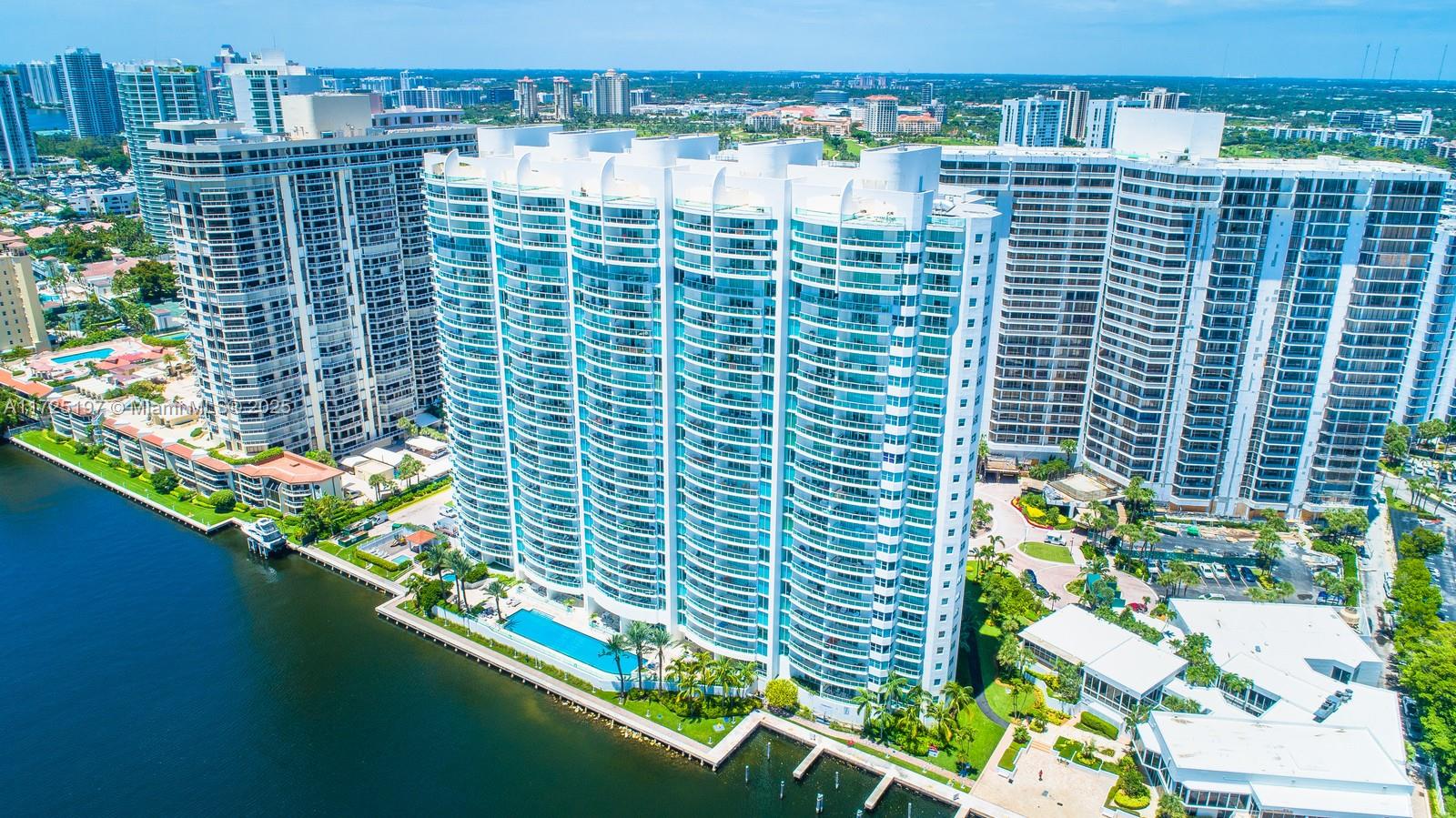 20201 E Country Club Dr Unit: PH2705