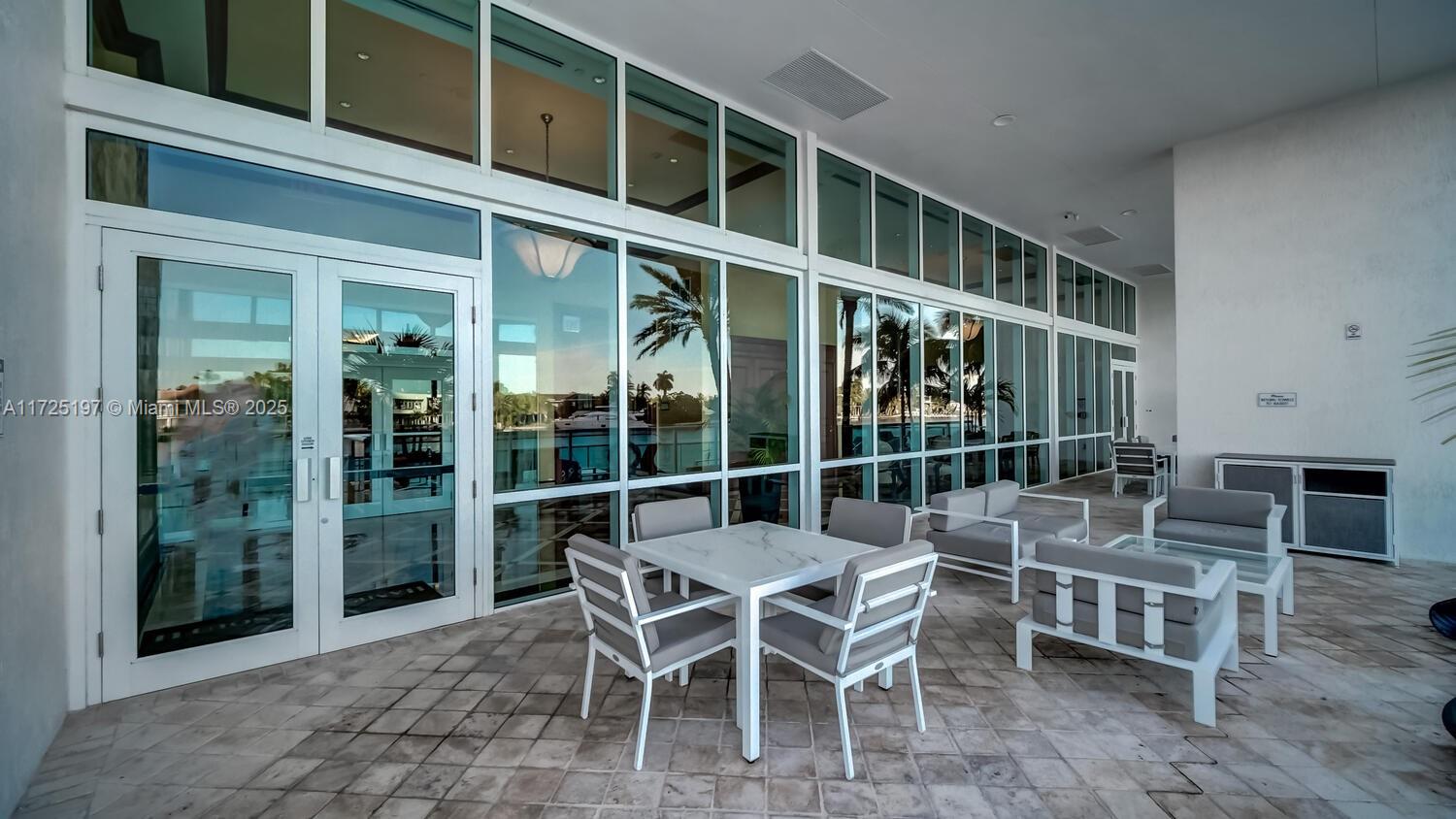 20201 E Country Club Dr Unit: PH2705