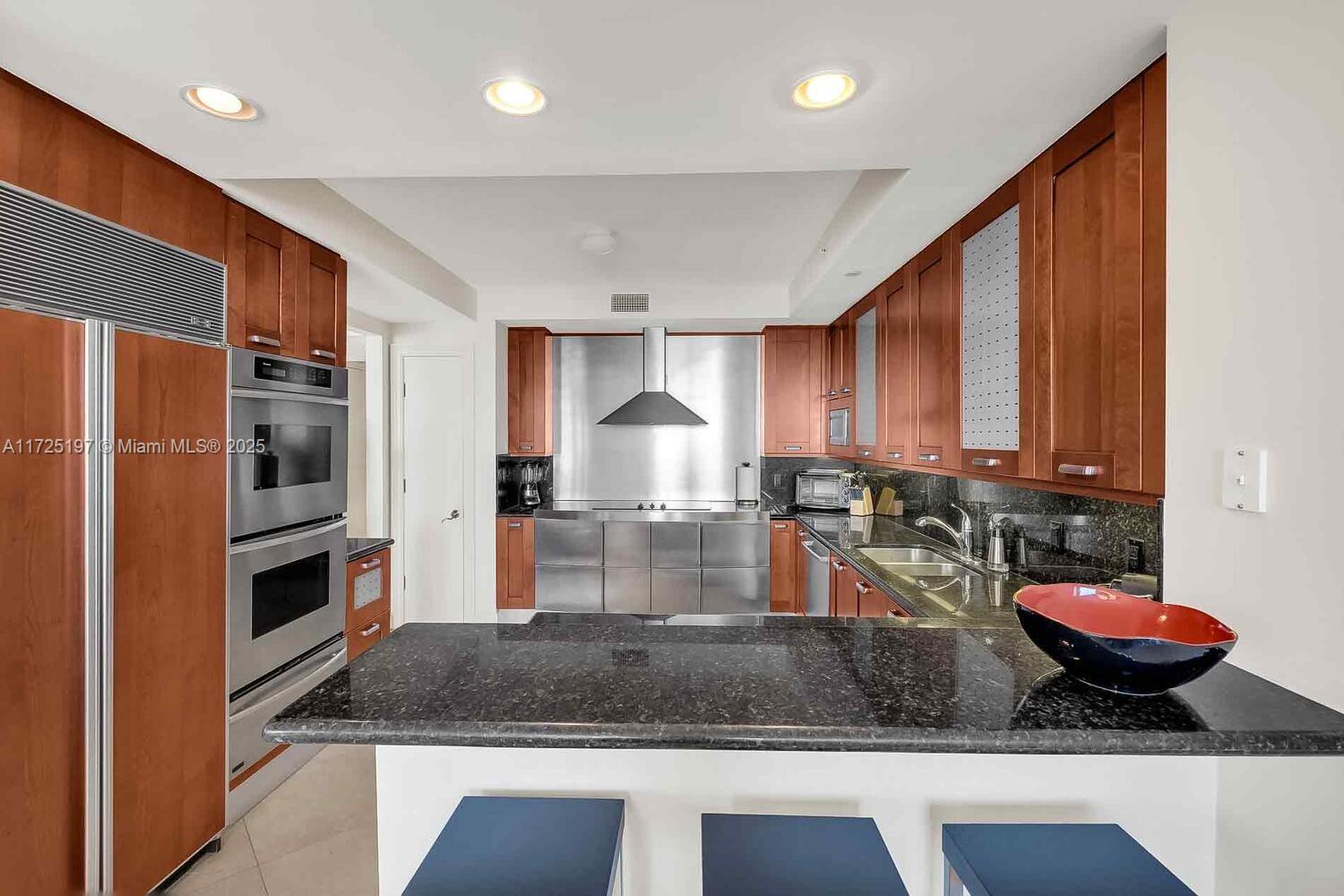 20201 E Country Club Dr Unit: PH2705