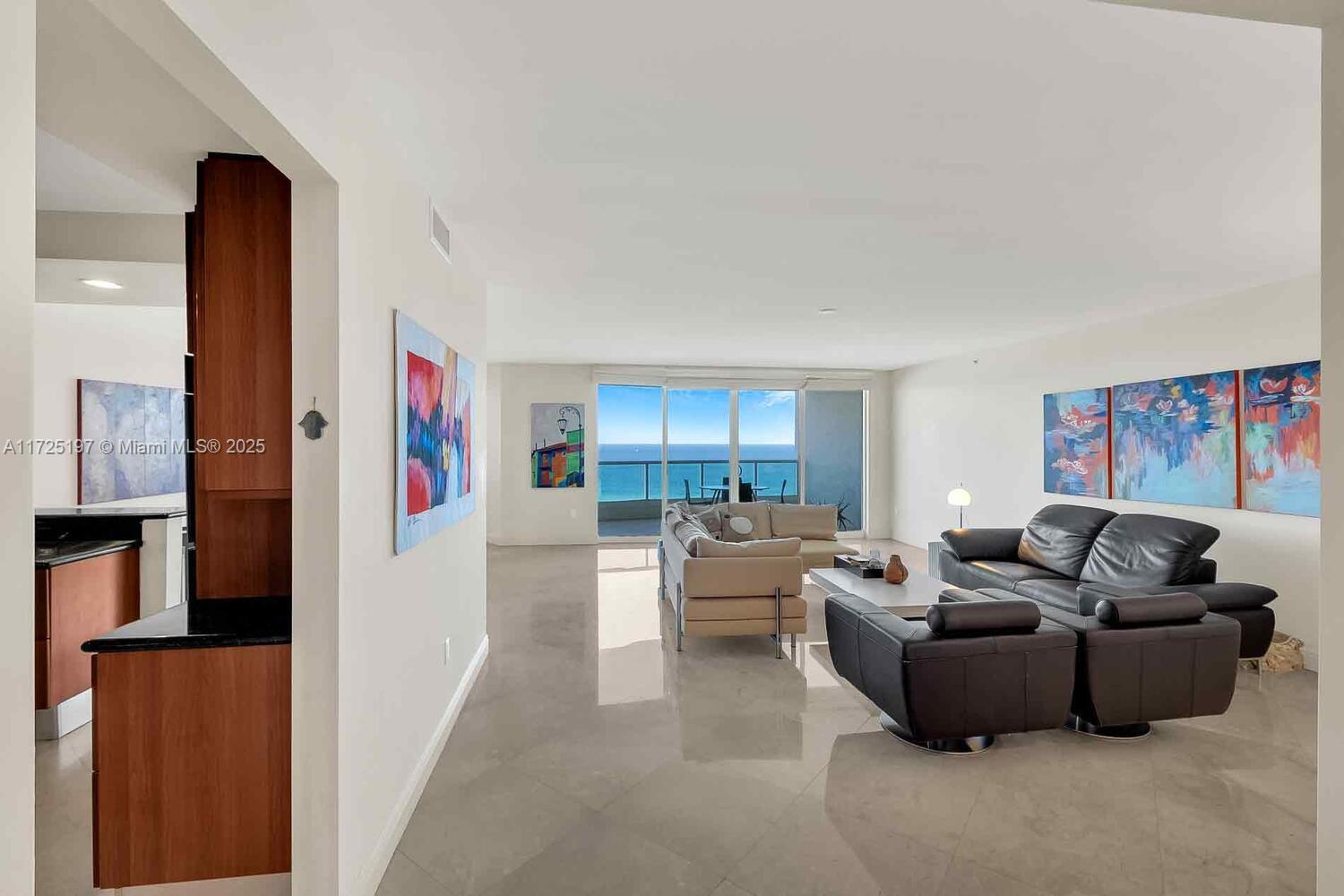 20201 E Country Club Dr Unit: PH2705