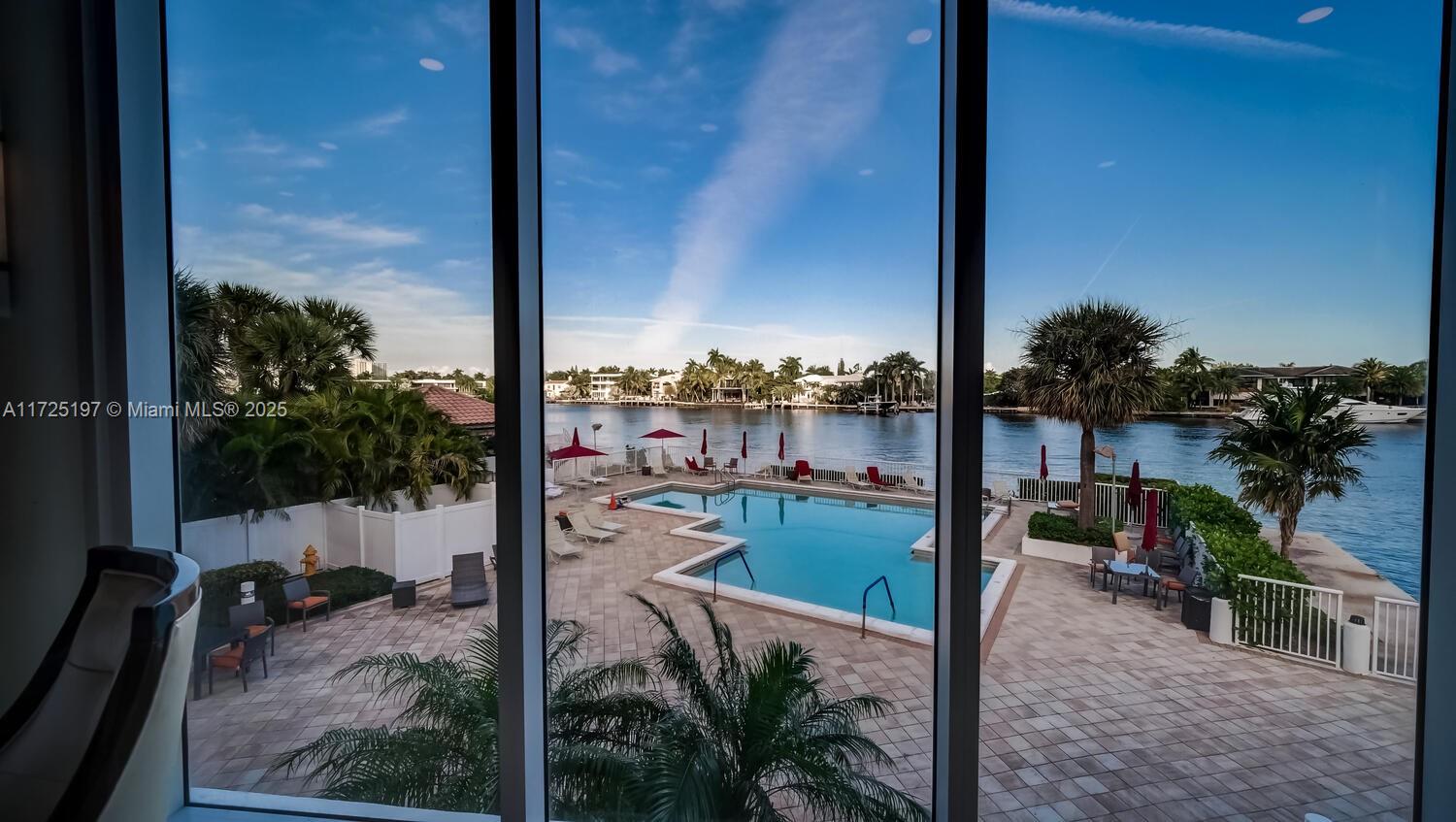 20201 E Country Club Dr Unit: PH2705