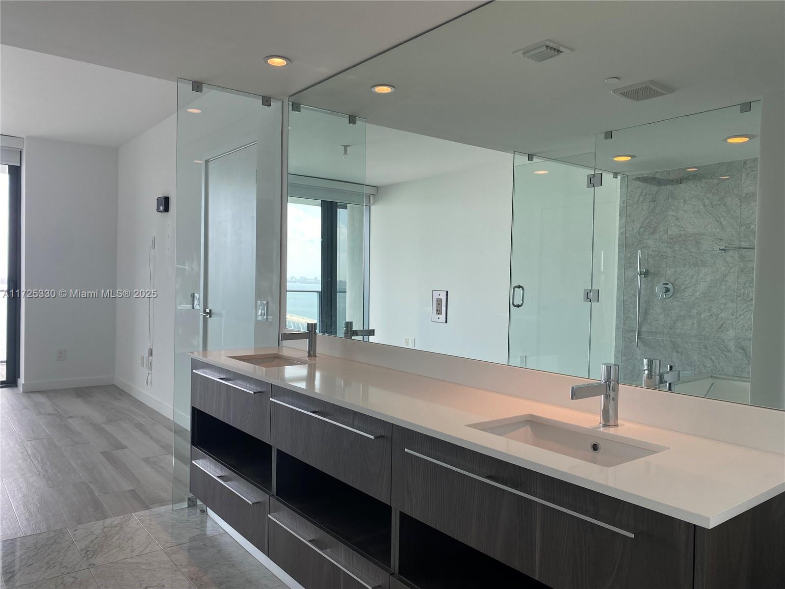 3131 NE 7th Ave # 2401