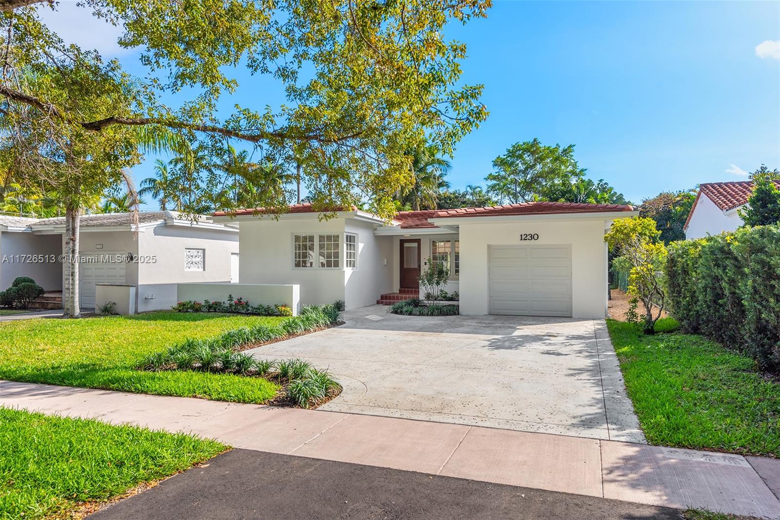 1230 Obispo Ave
