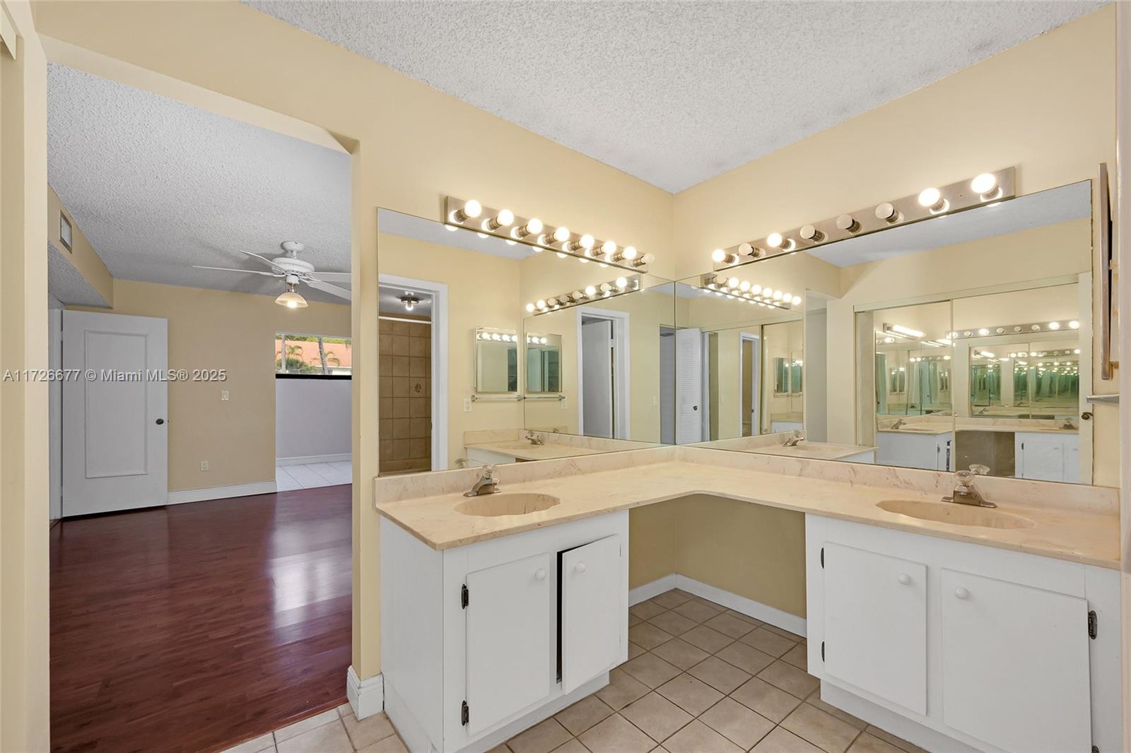 3545 Magellan Cir # 5 Unit: 351-5