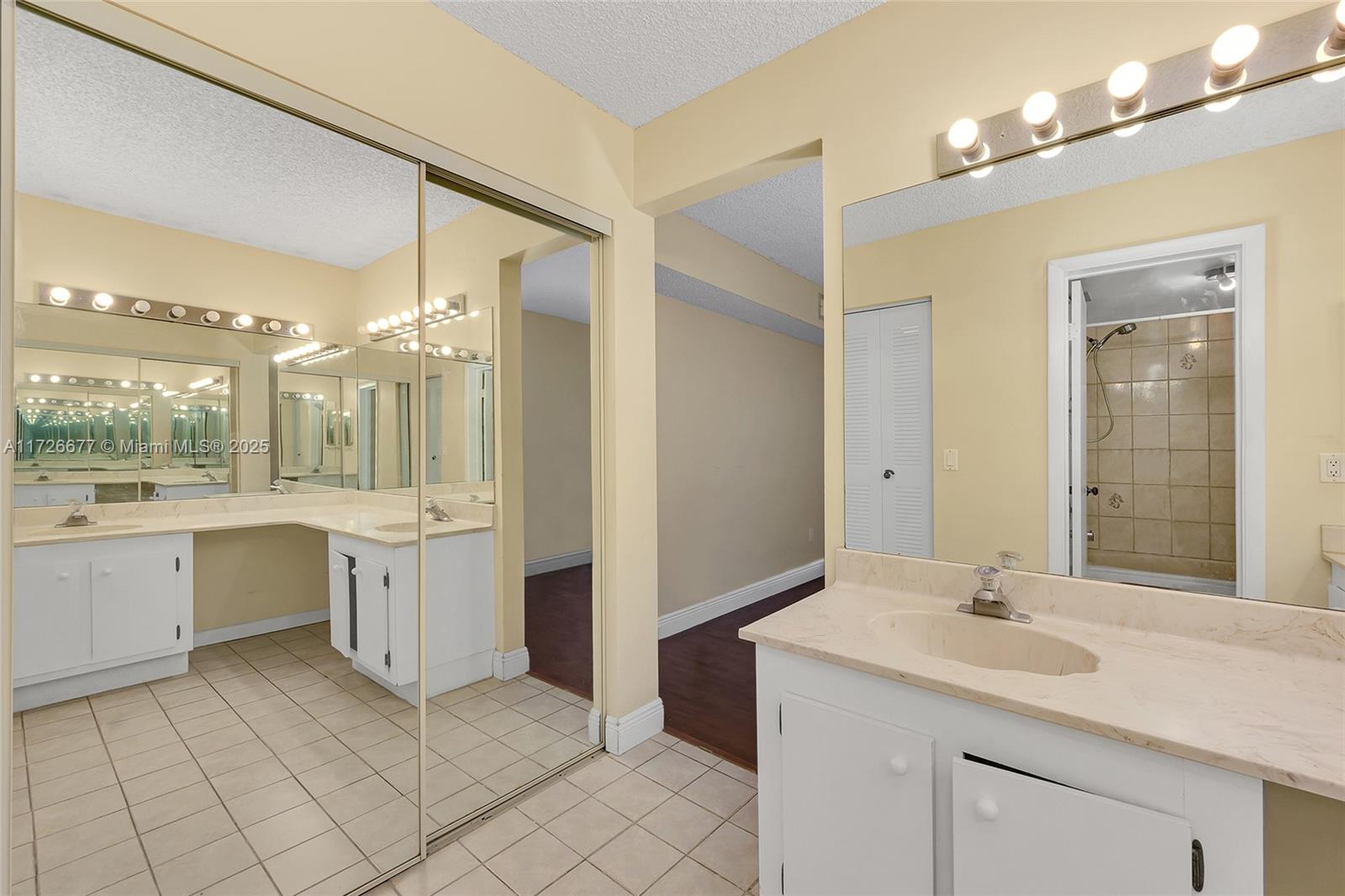 3545 Magellan Cir # 5 Unit: 351-5