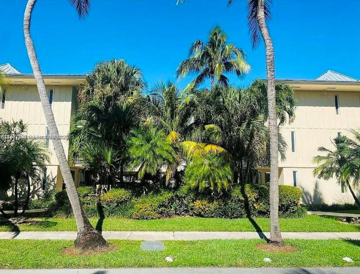 255 Sunrise Dr # 201