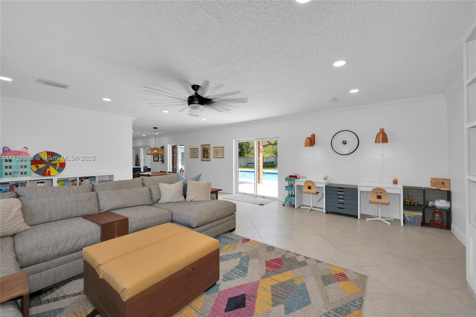 8860 SW 174th St