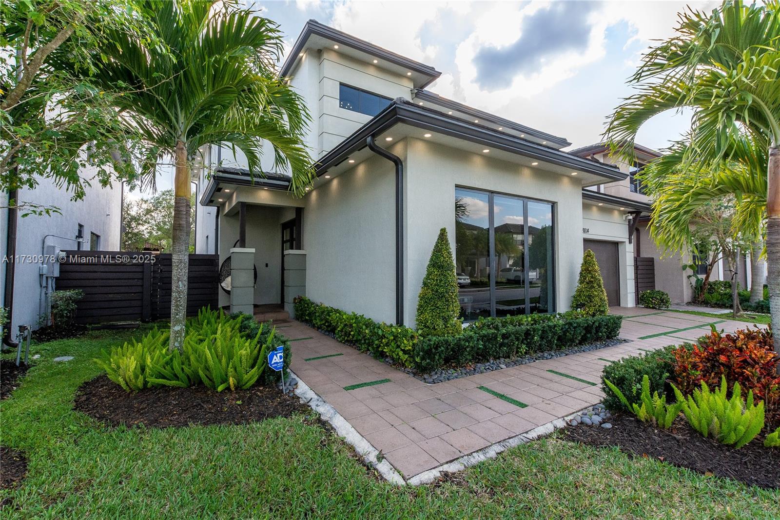 8814 NW 154th Ter