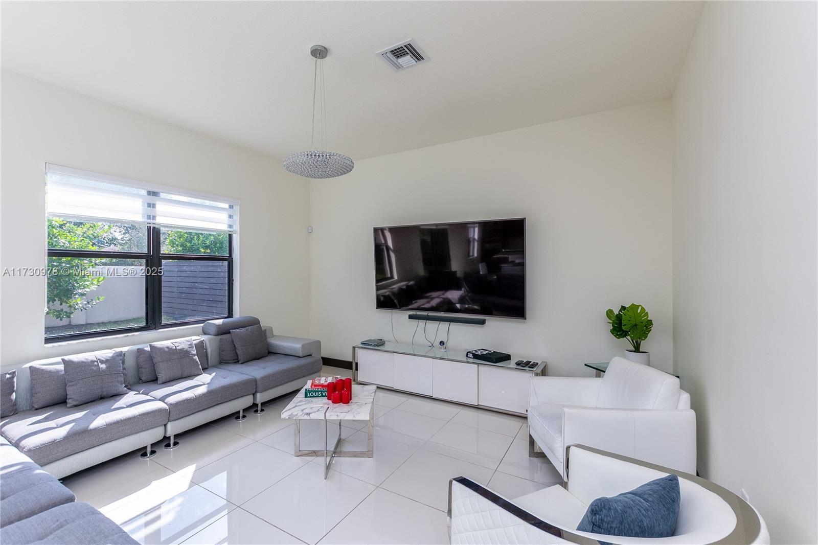 8814 NW 154th Ter