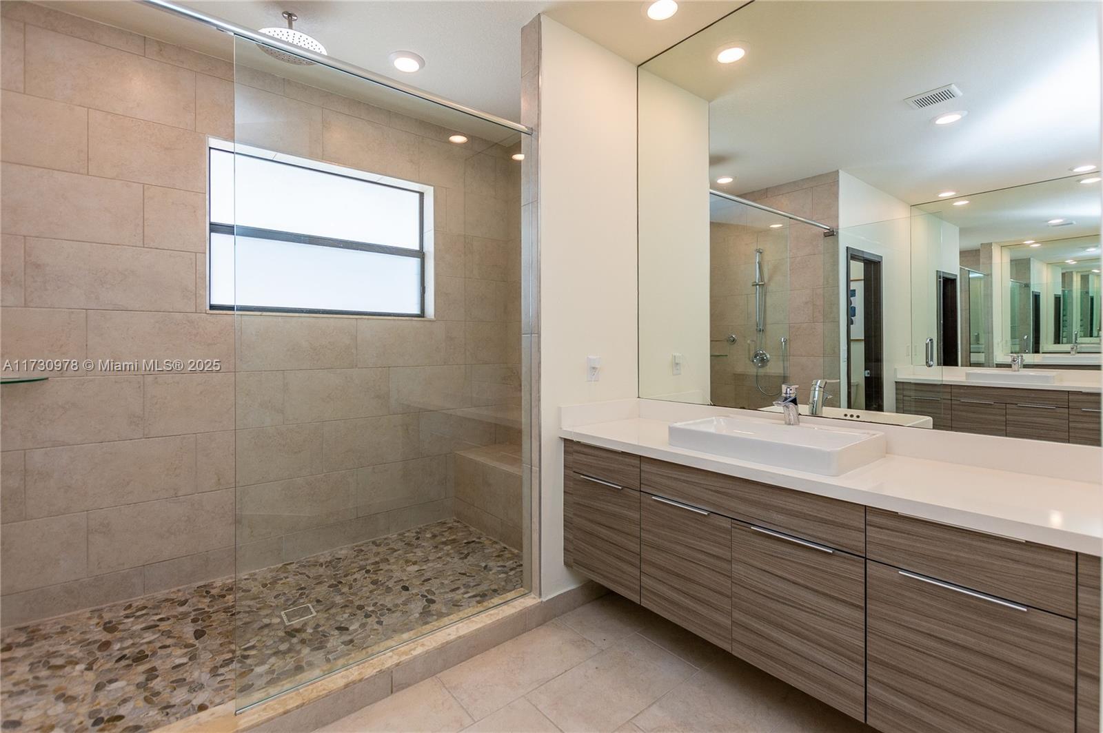 8814 NW 154th Ter