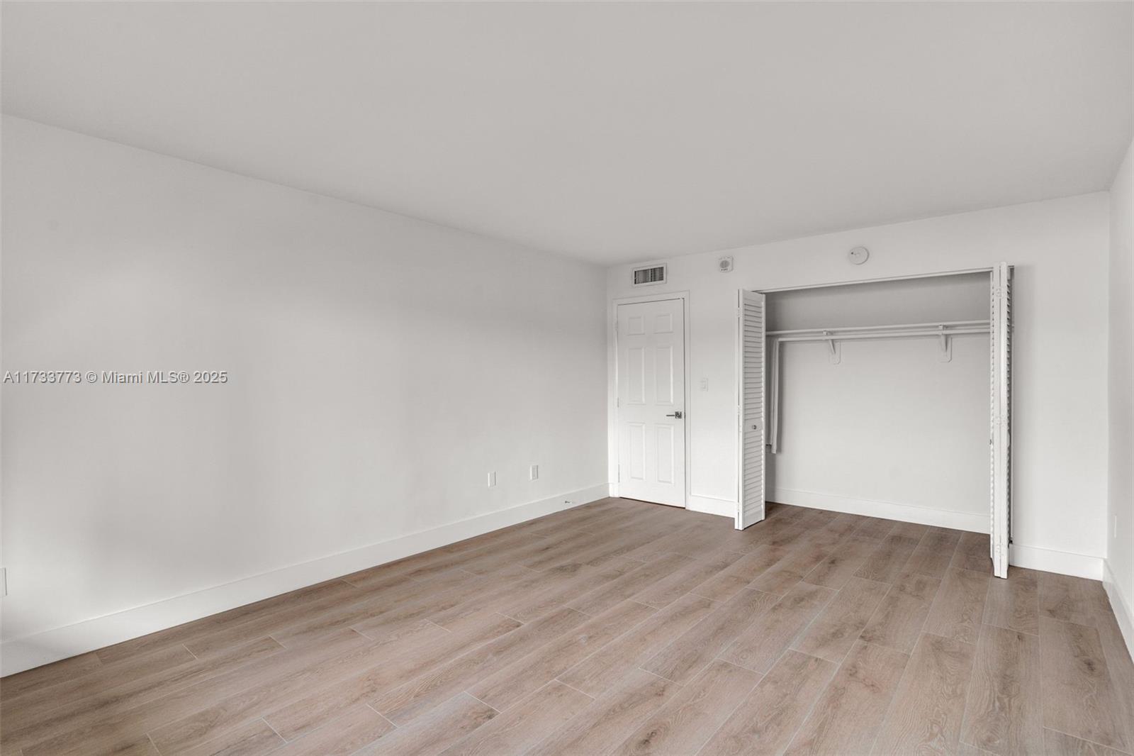 1205 Mariposa Ave # 417