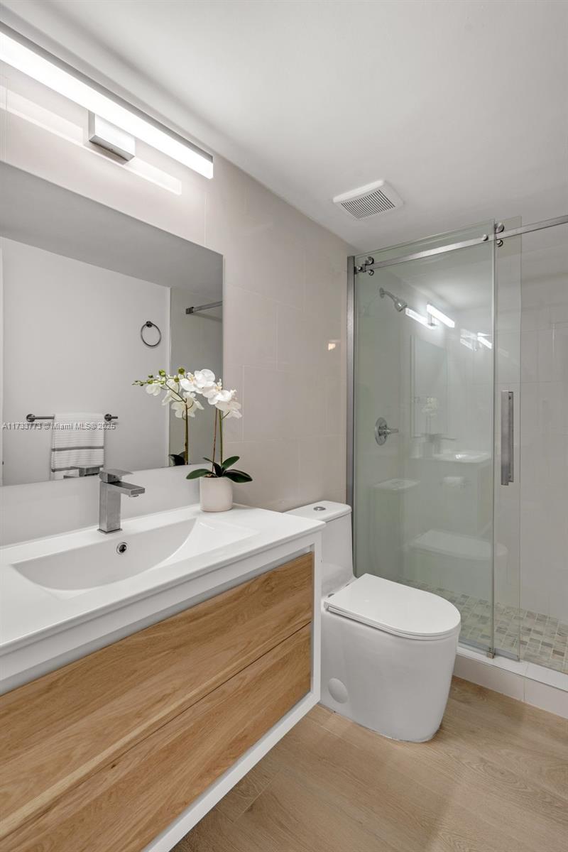 1205 Mariposa Ave # 417