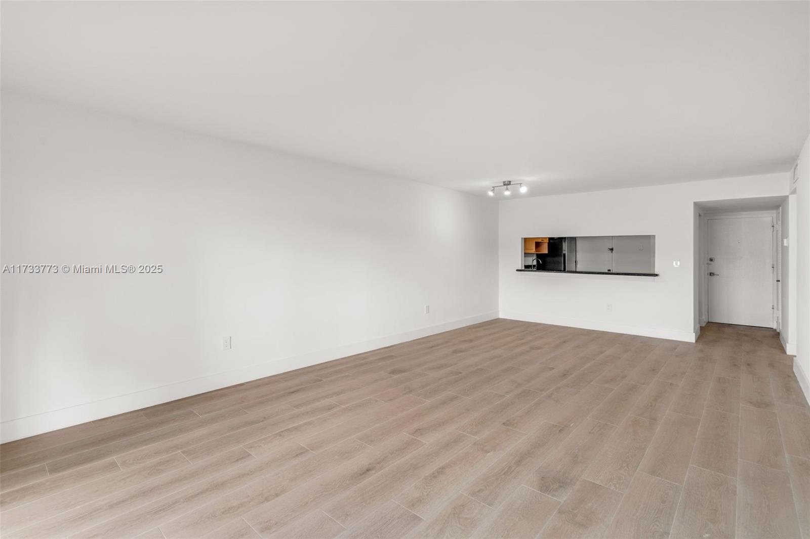 1205 Mariposa Ave # 417