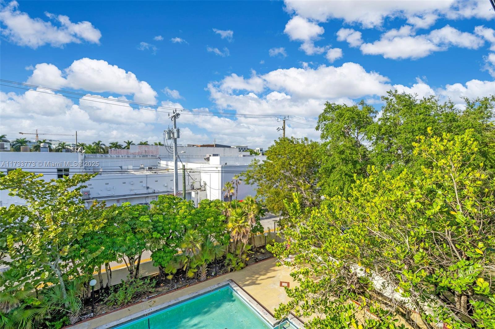 1205 Mariposa Ave # 417