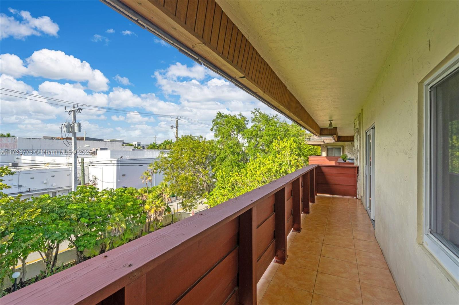 1205 Mariposa Ave # 417