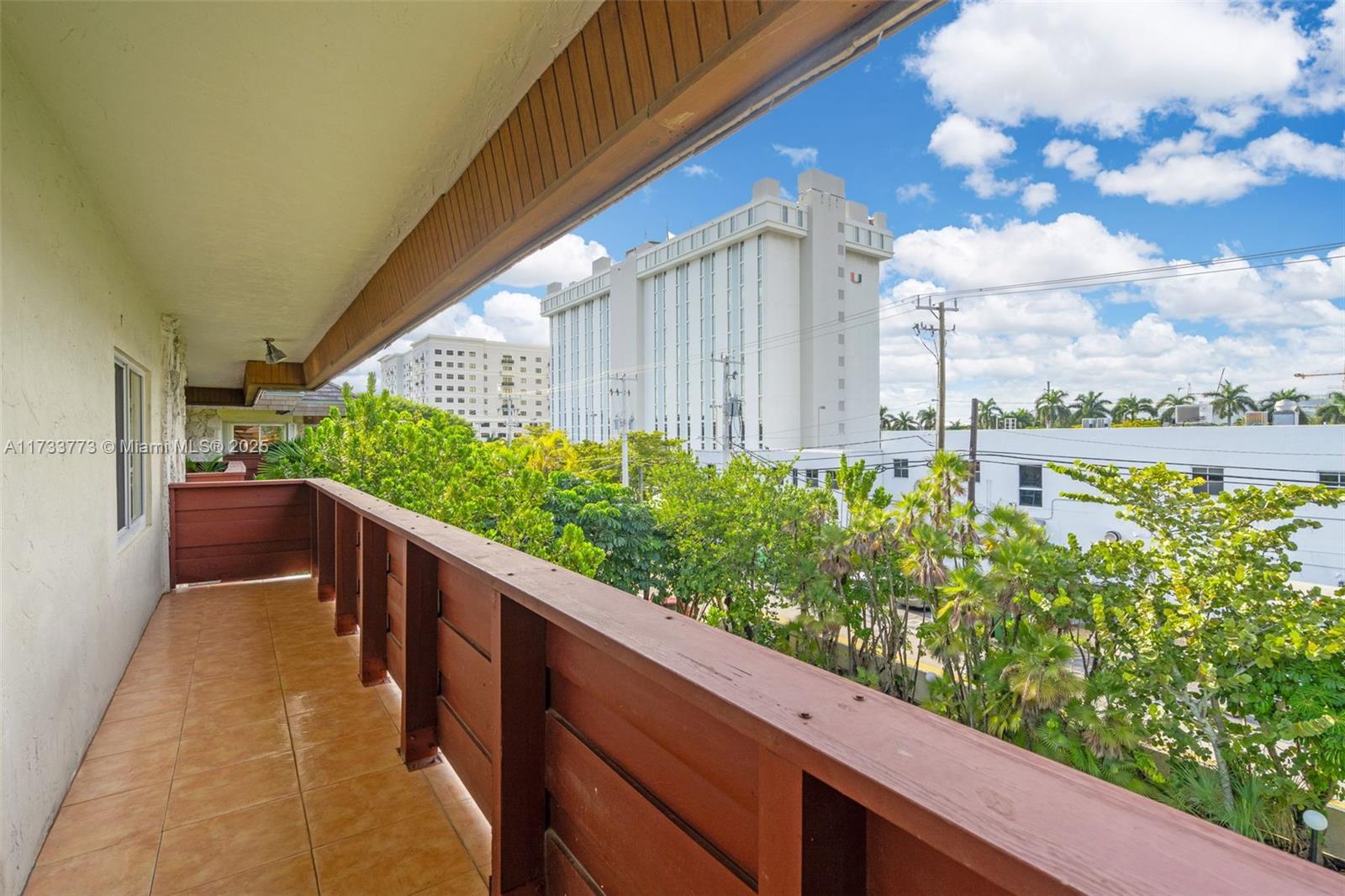 1205 Mariposa Ave # 417