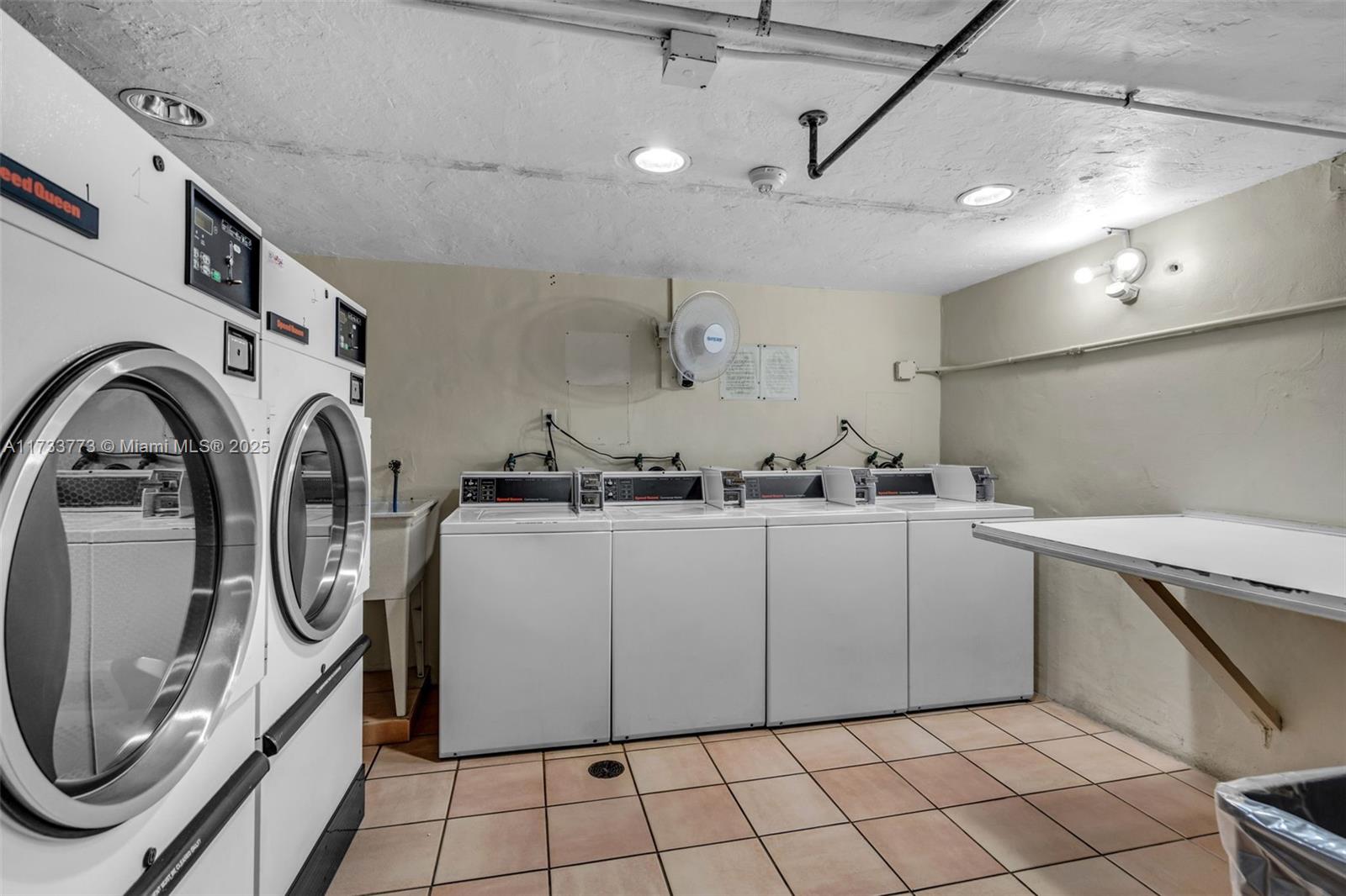 1205 Mariposa Ave # 417