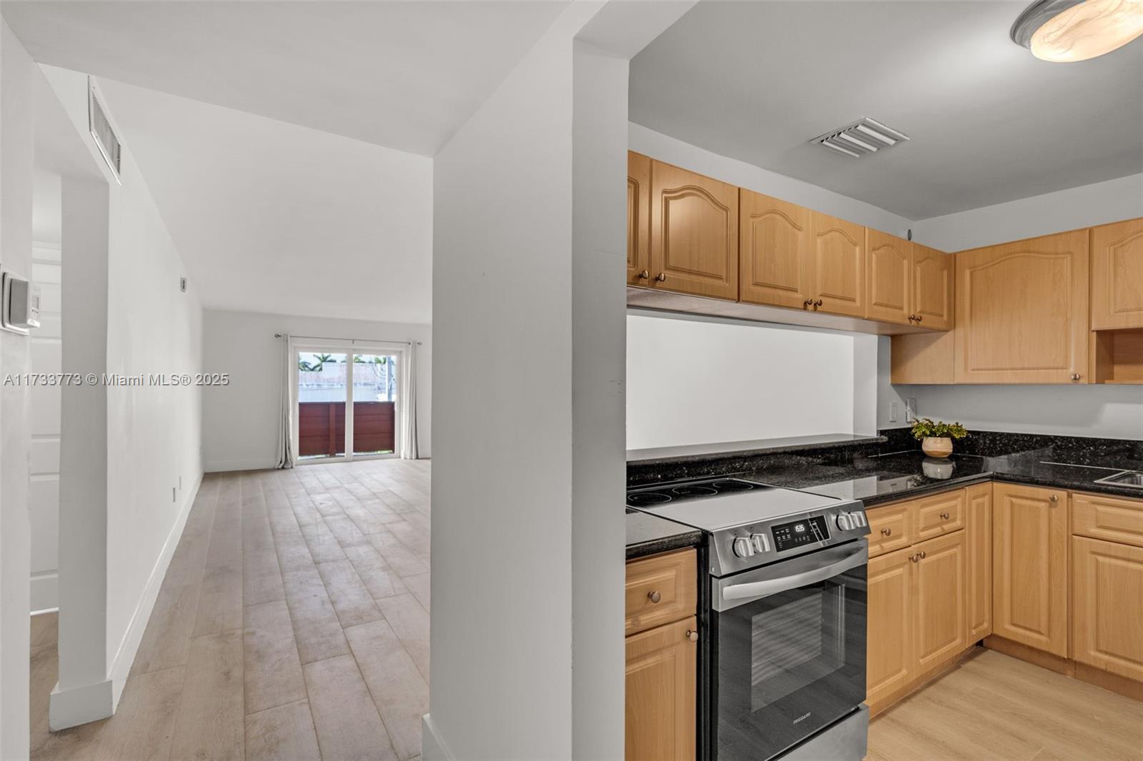 1205 Mariposa Ave # 417