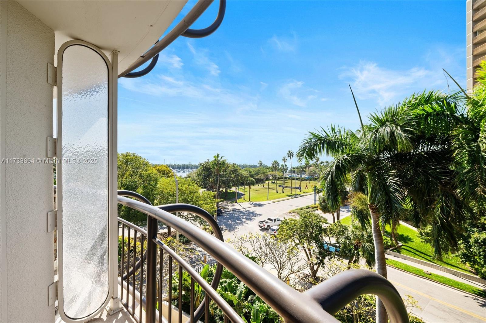 2843 S Bayshore Dr # 5C