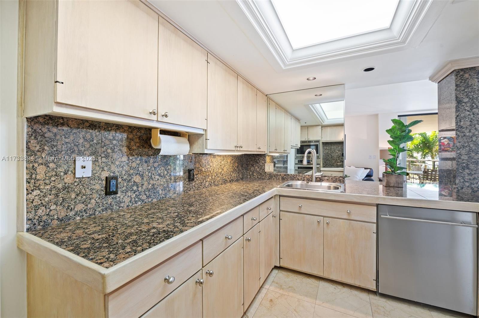 2843 S Bayshore Dr # 5C