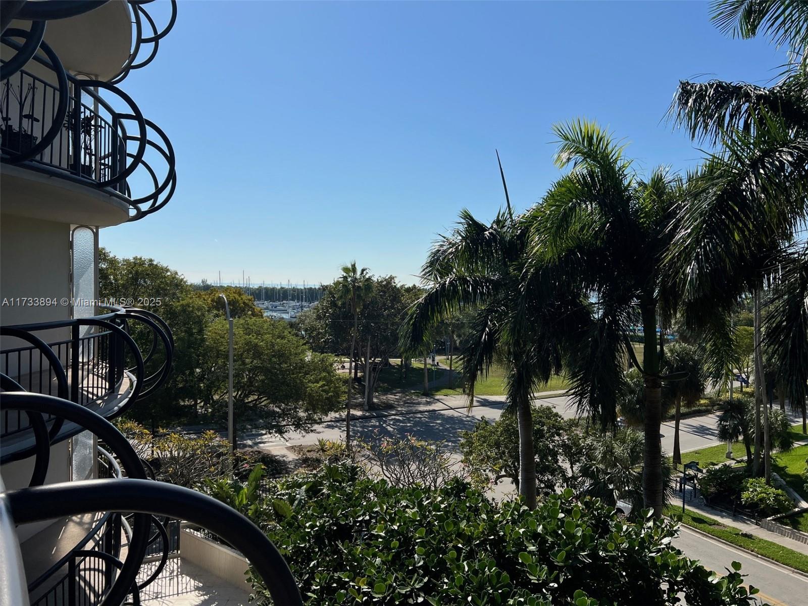 2843 S Bayshore Dr # 5C