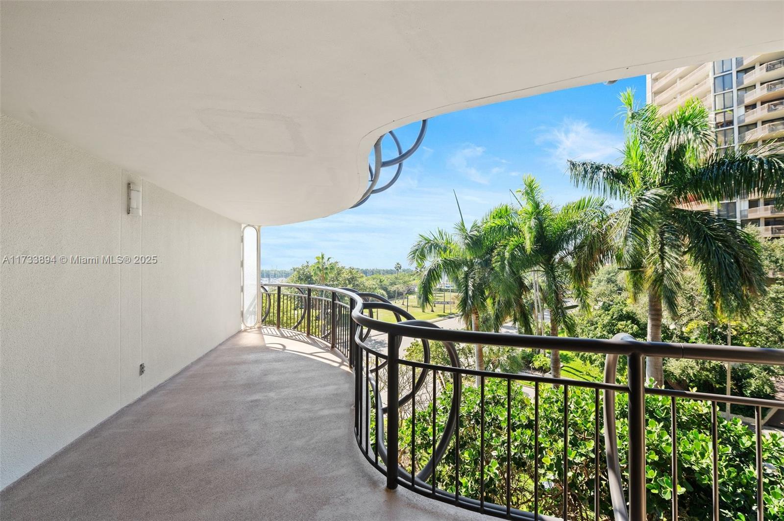 2843 S Bayshore Dr # 5C