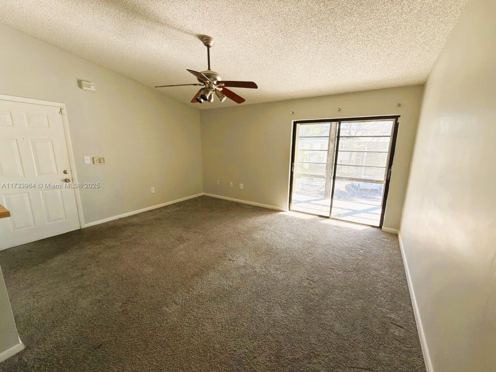 905 NE 199th St # 205