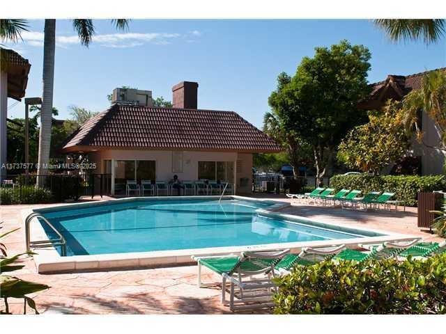 9400 SW 77th Ave # K4