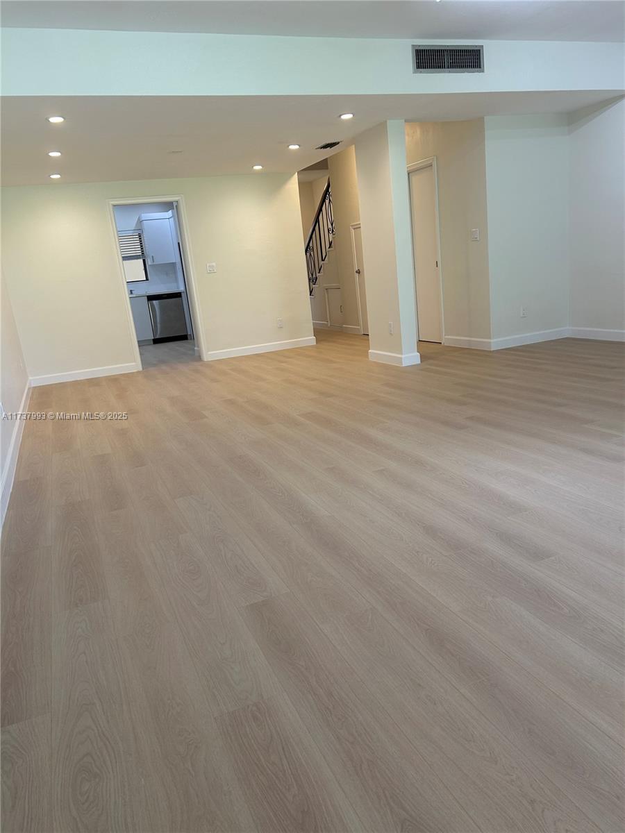 9005 SW 62nd Ter # H Unit: 5-H