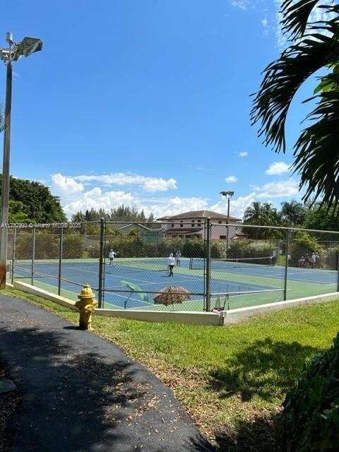 9005 SW 62nd Ter # H Unit: 5-H