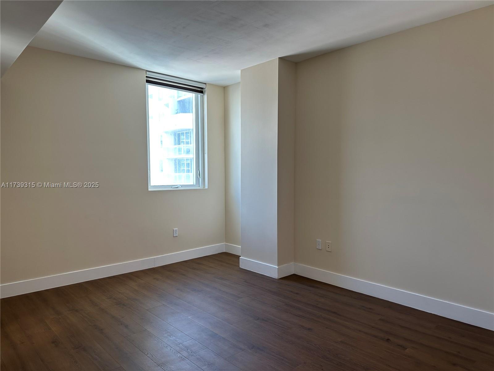 253 NE 2nd St # 2601