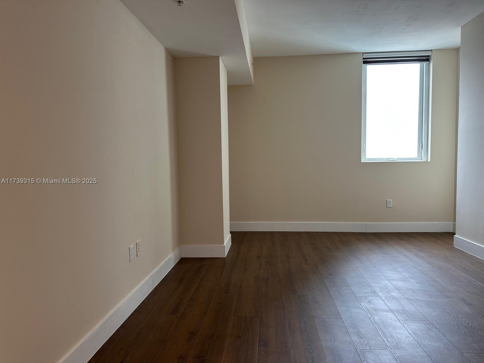 253 NE 2nd St # 2601