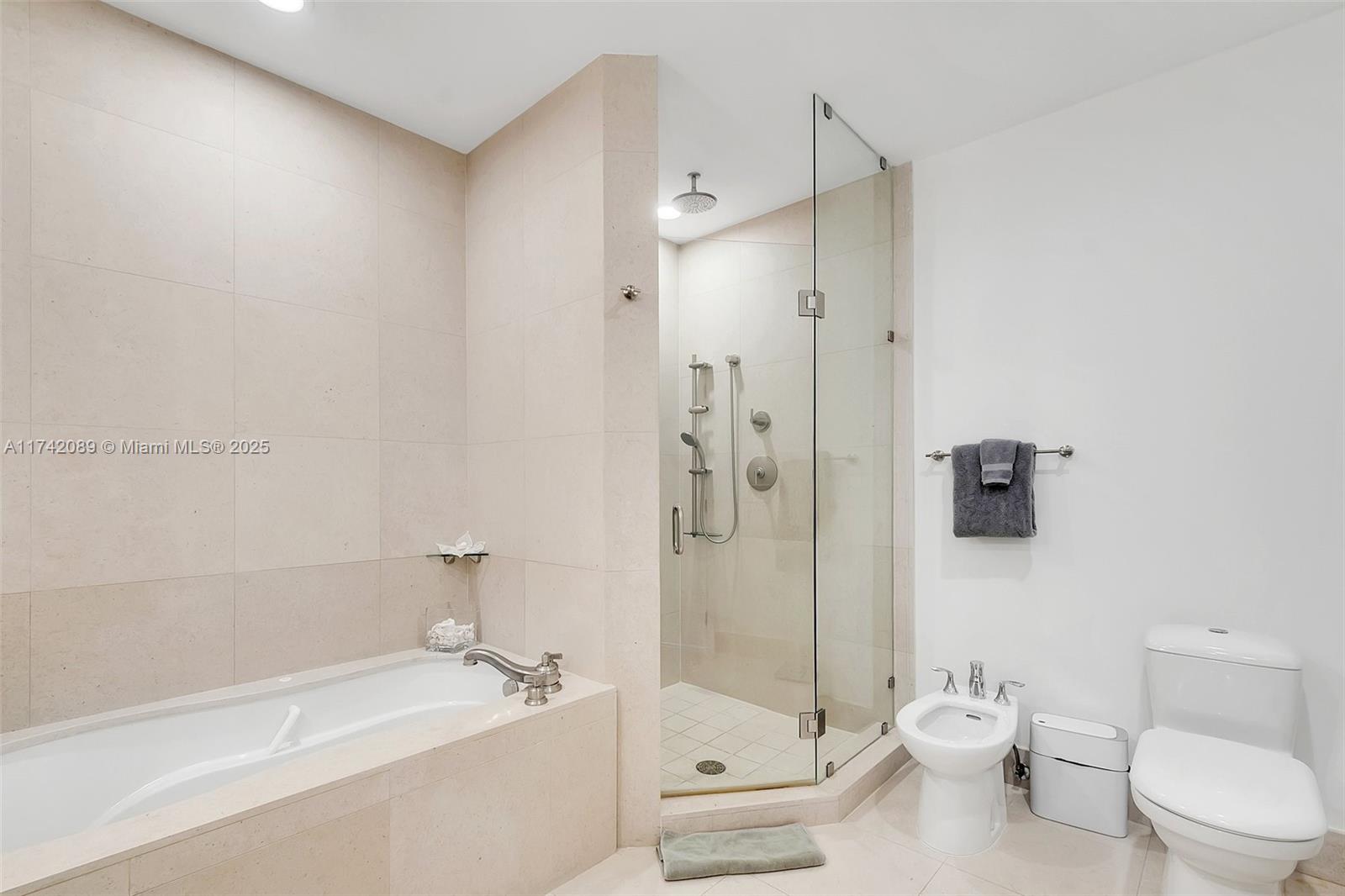 6799 Collins Ave # 312