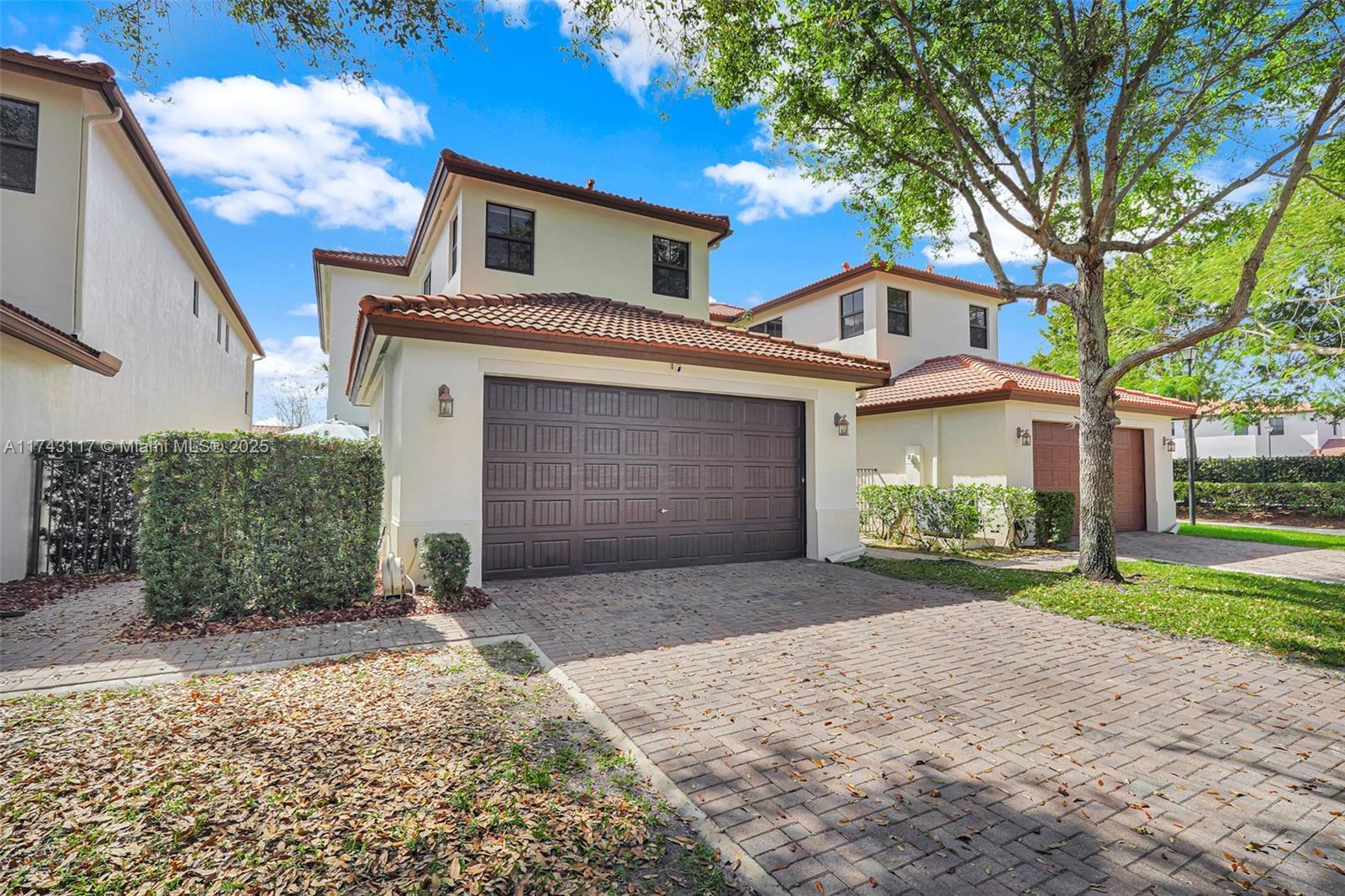 8395 NW 38th St