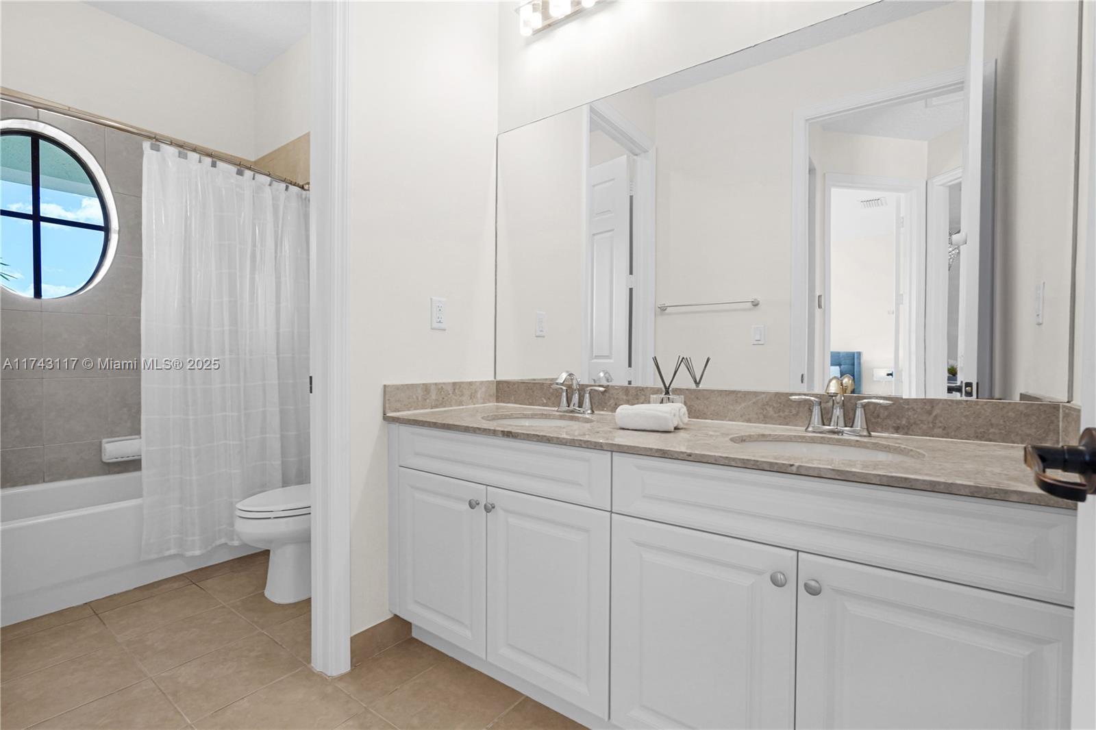 8395 NW 38th St